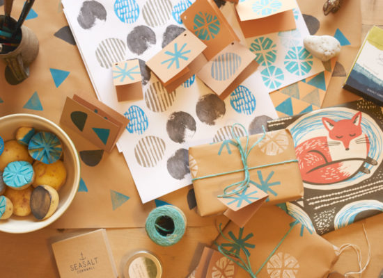 How to make hand-printed wrapping paper  